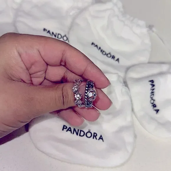 Pandora Ring Bundle with dust bags, and charm lock opener with cleaning brush - Picture 10 of 11